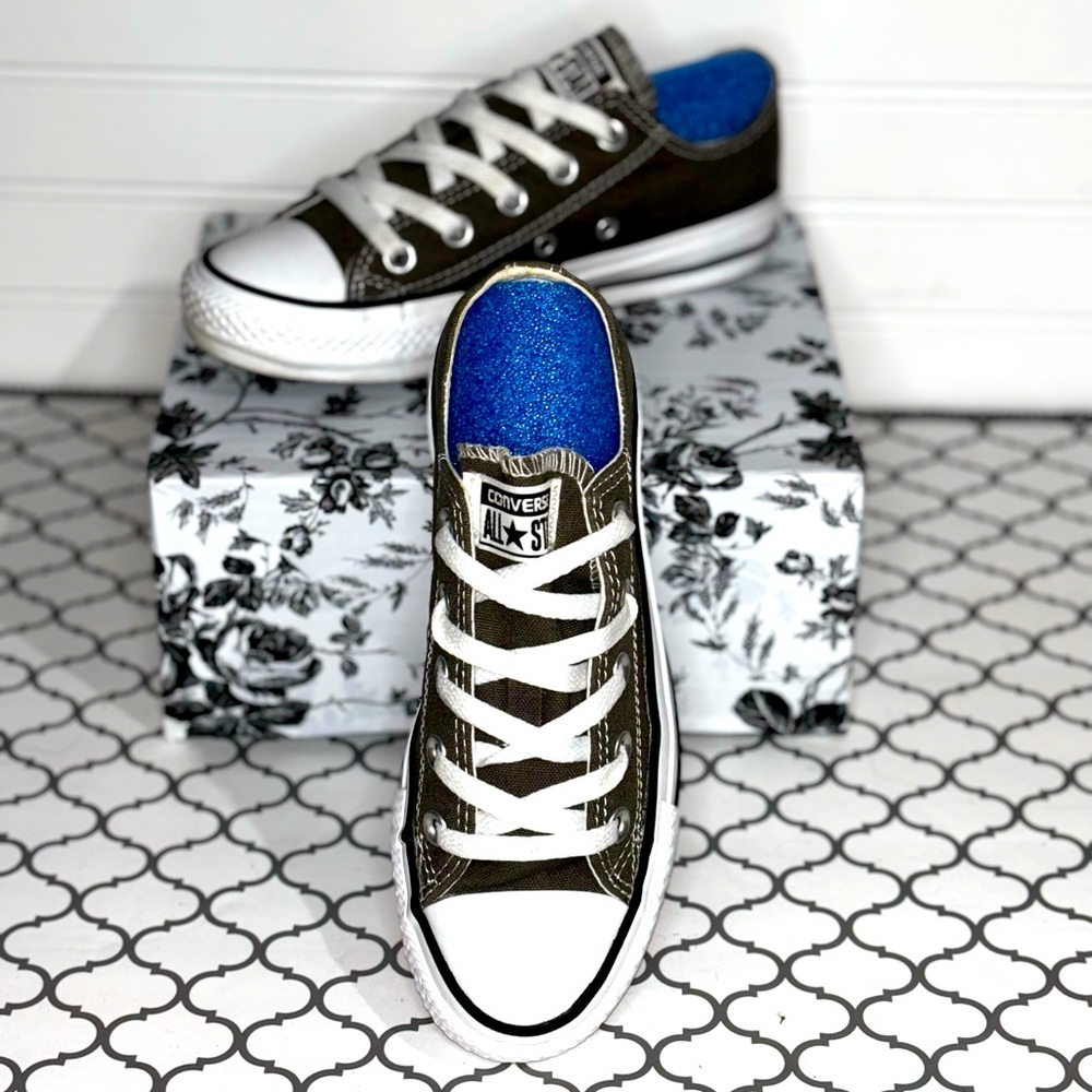 Women’s All Star Converse Low Rise Size 5 Grey Chucks!🤩❤️⭐️